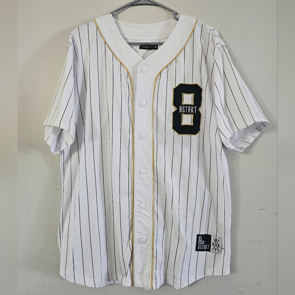 8ighth Dstrkt Men's XL White Striped Button-Up Baseball Jersey #8 Designs